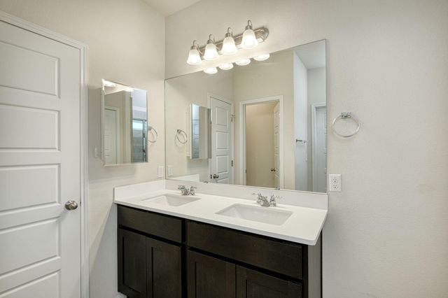 10001 Dalliance LN, Manor, TX 78653