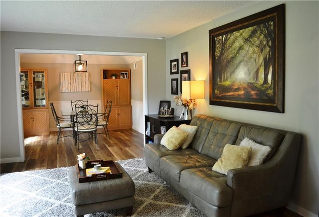 10002 W 98th Terrace, Overland Park, KS 66212