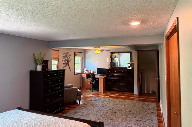 10002 W 98th Terrace, Overland Park, KS 66212