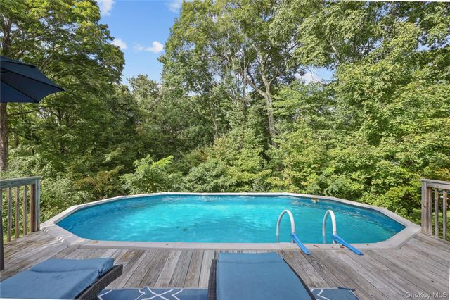 33 Nevins Road, Mahopac, NY 10541