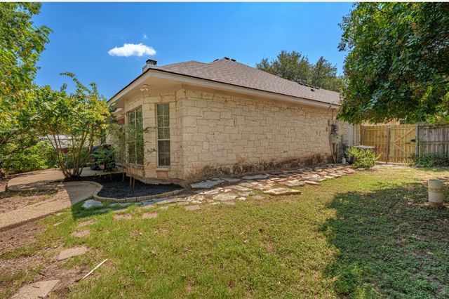 10109 Seville Court, Waco, TX 76708