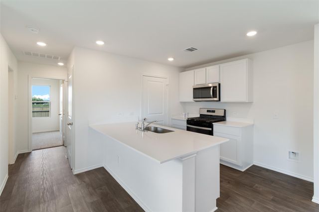 159 Safflower DR, Uhland, TX 78640
