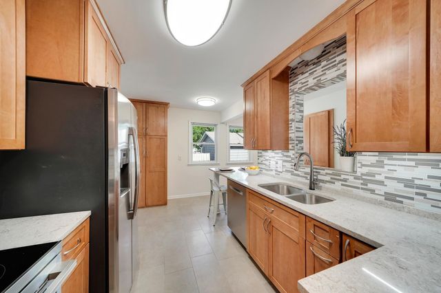2017 Villard Avenue, Saint Paul, MN 55116