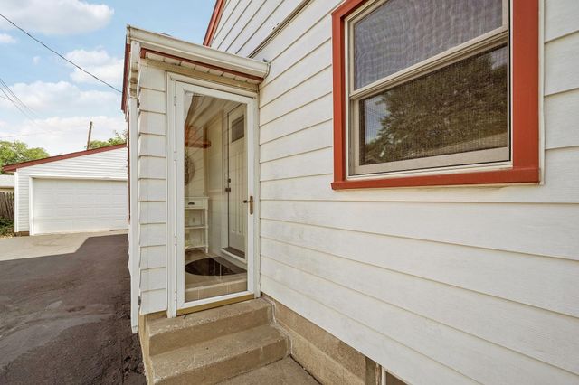 2017 Villard Avenue, Saint Paul, MN 55116