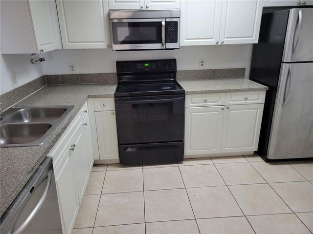 5005 Wiles Road 108, Coconut Creek, FL 33073