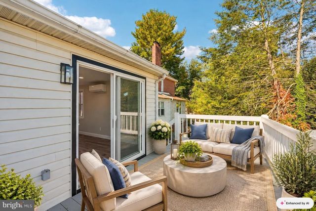 16 NEW RD, Aston, PA 19014