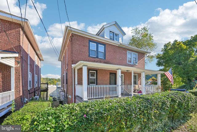 16 NEW RD, Aston, PA 19014