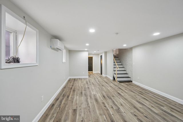 16 NEW RD, Aston, PA 19014