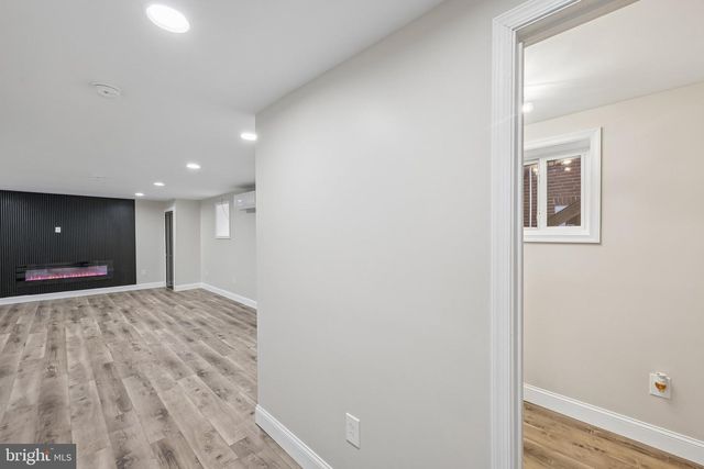 16 NEW RD, Aston, PA 19014