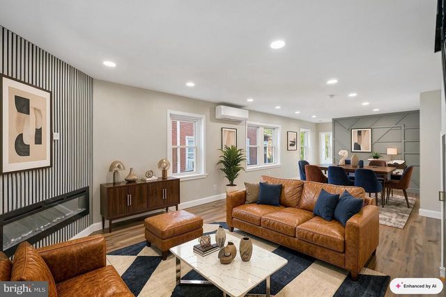 16 NEW RD, Aston, PA 19014