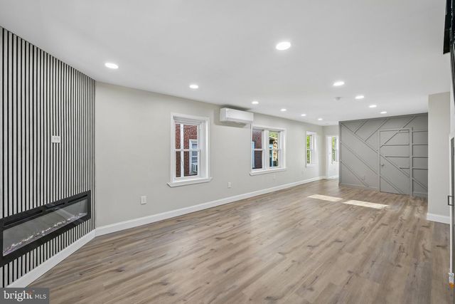16 NEW RD, Aston, PA 19014