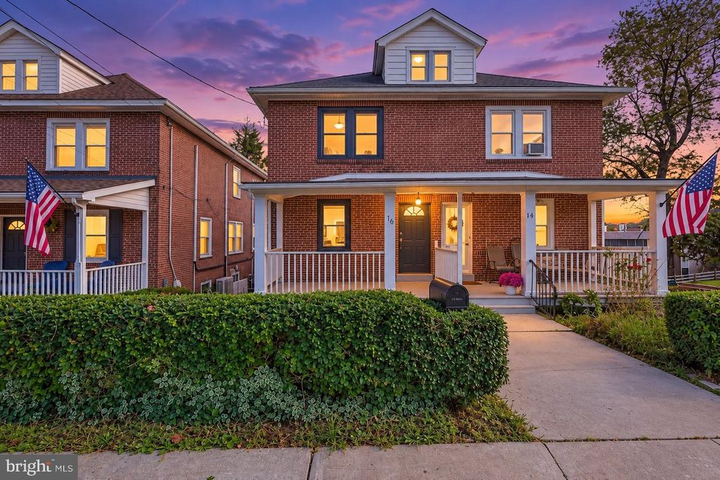 16 NEW RD, Aston, PA 19014