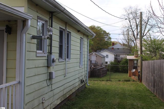 2510 E Brown Street, Seneca, SC 29678