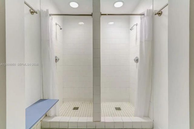 1200 Brickell Bay Dr 1404, Miami, FL 33131