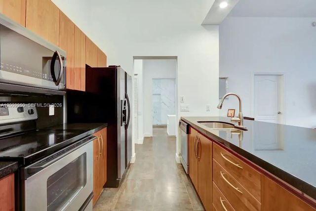 1200 Brickell Bay Dr 1404, Miami, FL 33131