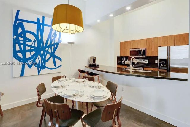 1200 Brickell Bay Dr 1404, Miami, FL 33131