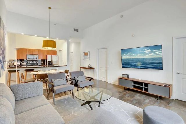 1200 Brickell Bay Dr 1404, Miami, FL 33131