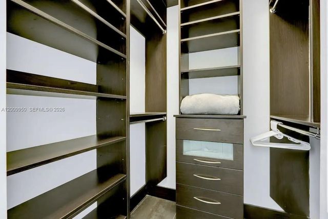 1200 Brickell Bay Dr 1404, Miami, FL 33131