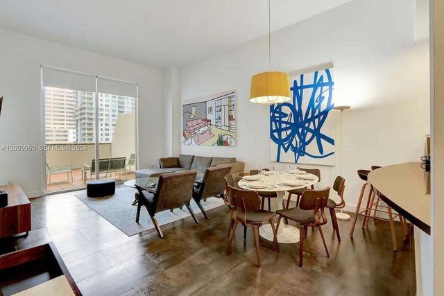 1200 Brickell Bay Dr 1404, Miami, FL 33131