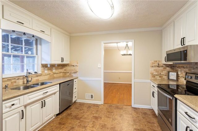 184 Wildflower Drive, Social Circle, GA 30025