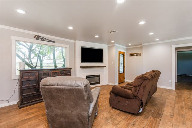 3701 Waldron, Corpus Christi, TX 78418