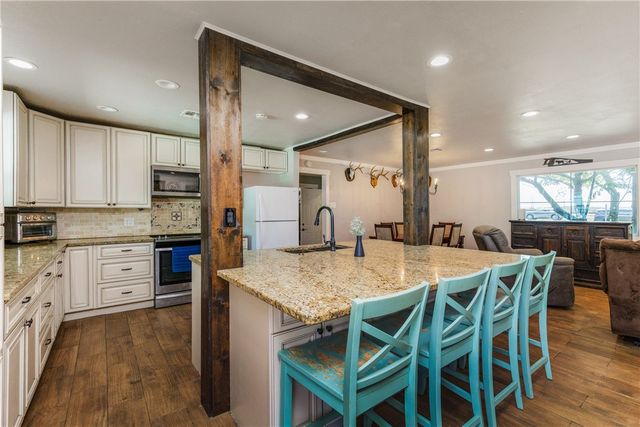 3701 Waldron, Corpus Christi, TX 78418