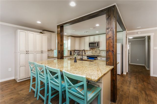 3701 Waldron, Corpus Christi, TX 78418