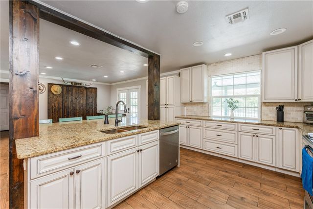 3701 Waldron, Corpus Christi, TX 78418