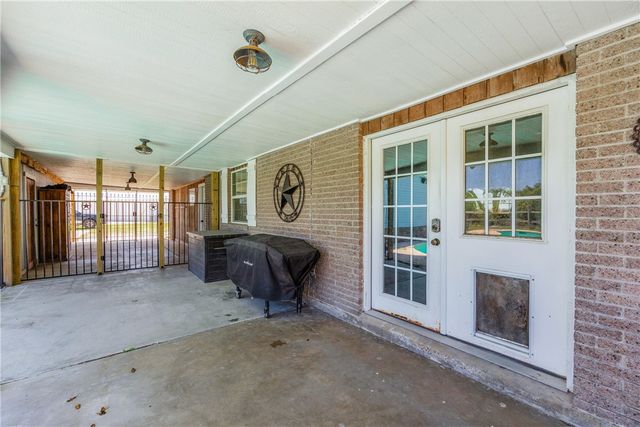 3701 Waldron, Corpus Christi, TX 78418