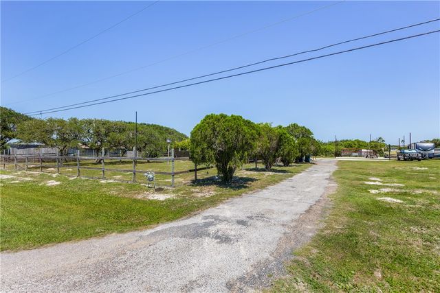 3701 Waldron, Corpus Christi, TX 78418