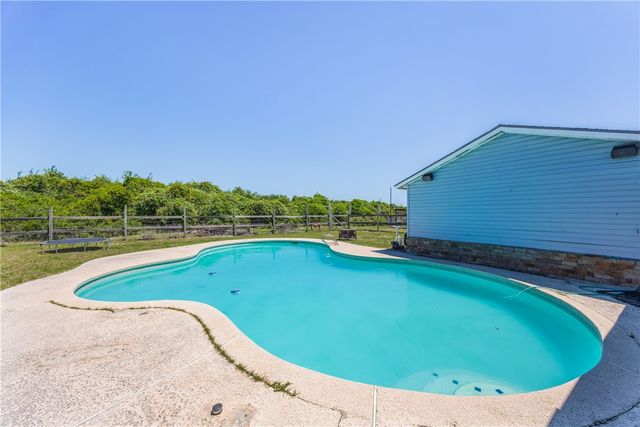 3701 Waldron, Corpus Christi, TX 78418