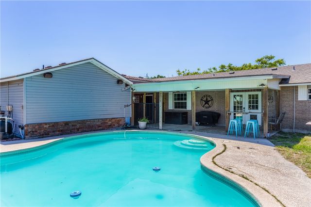 3701 Waldron, Corpus Christi, TX 78418