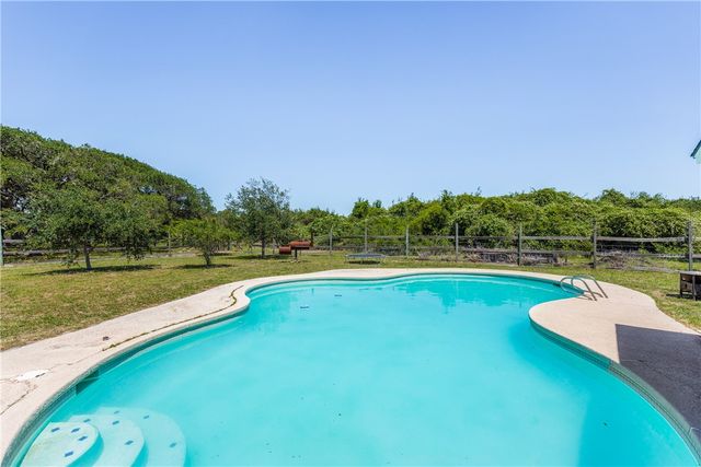 3701 Waldron, Corpus Christi, TX 78418