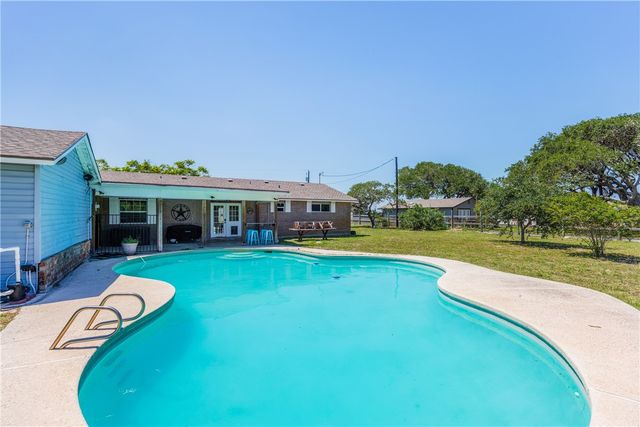 3701 Waldron, Corpus Christi, TX 78418