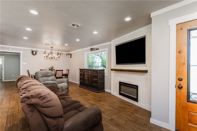 3701 Waldron, Corpus Christi, TX 78418