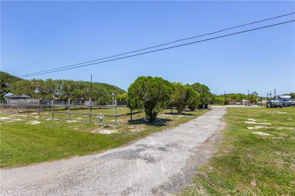 3701 Waldron, Corpus Christi, TX 78418 — photo 4