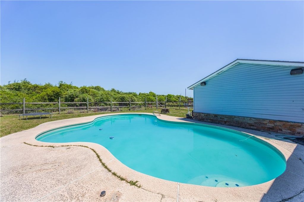 3701 Waldron, Corpus Christi, TX 78418 — photo 5