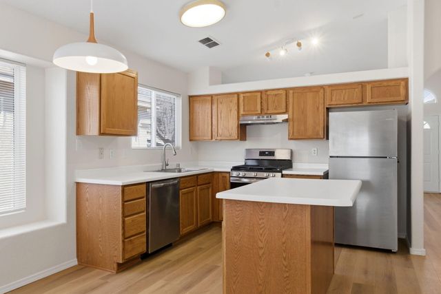 724 Morning Meadows Drive NE, Rio Rancho, NM 87144