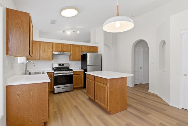 724 Morning Meadows Drive NE, Rio Rancho, NM 87144