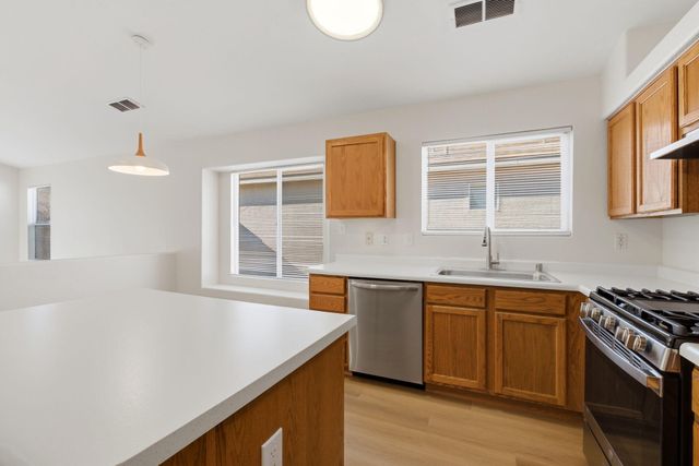 724 Morning Meadows Drive NE, Rio Rancho, NM 87144