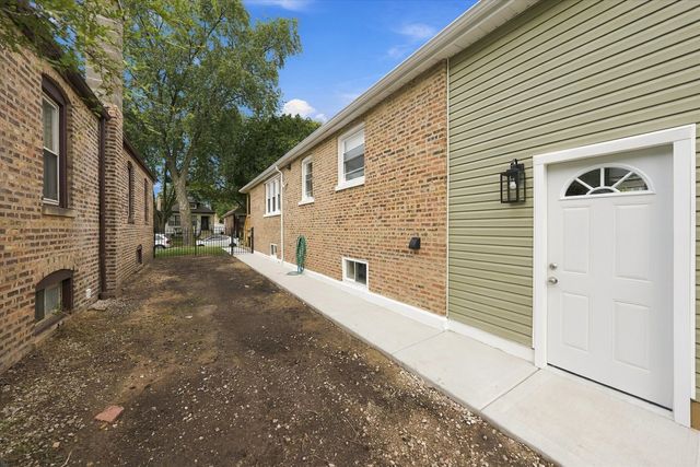 8817 S Parnell Avenue, Chicago, IL 60620