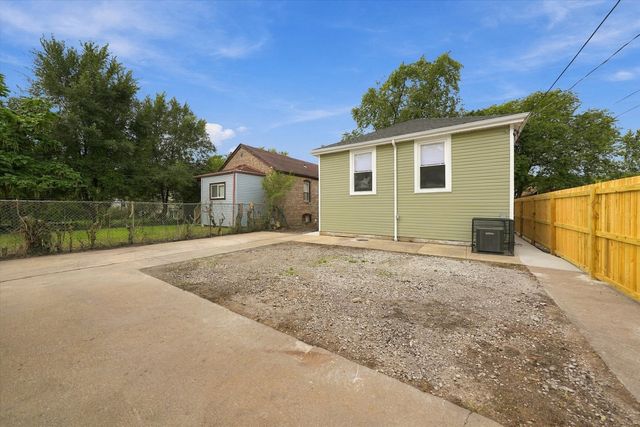 8817 S Parnell Avenue, Chicago, IL 60620