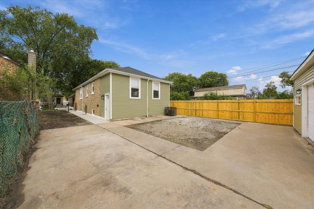 8817 S Parnell Avenue, Chicago, IL 60620