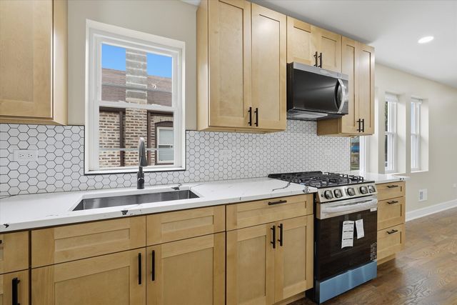 8817 S Parnell Avenue, Chicago, IL 60620