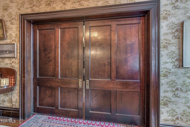 130 Solar Street, Bristol, VA 24201