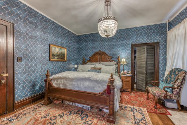 130 Solar Street, Bristol, VA 24201