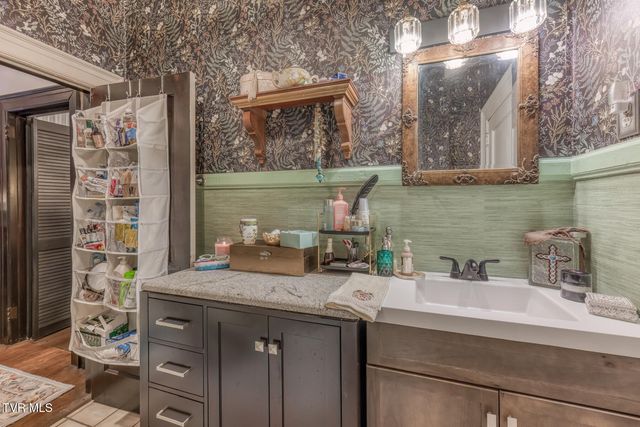 130 Solar Street, Bristol, VA 24201