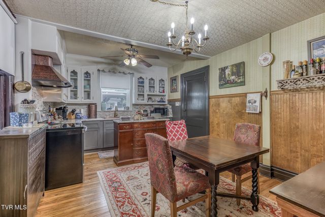 130 Solar Street, Bristol, VA 24201