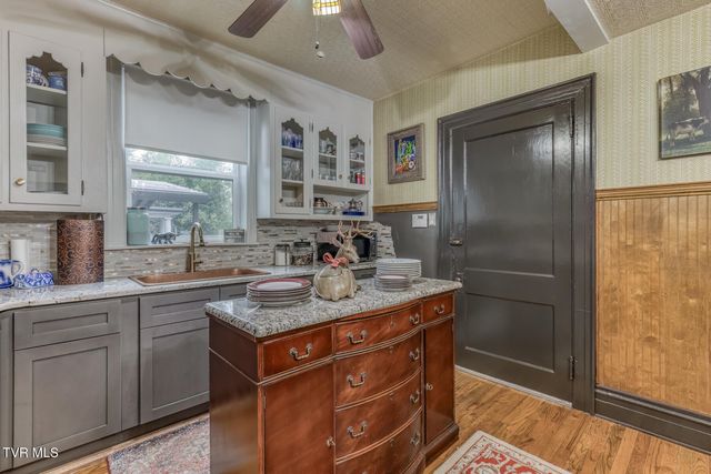 130 Solar Street, Bristol, VA 24201