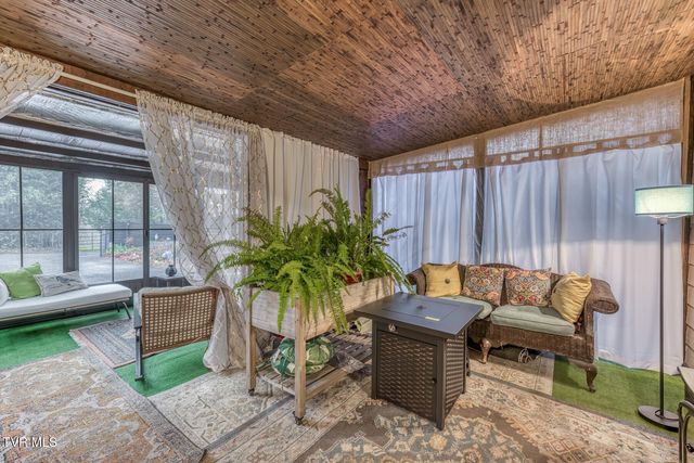 130 Solar Street, Bristol, VA 24201